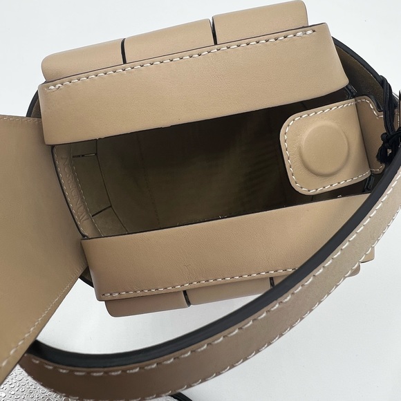 JW Anderson Beige Knot Bag NEW - Picture 2 of 12